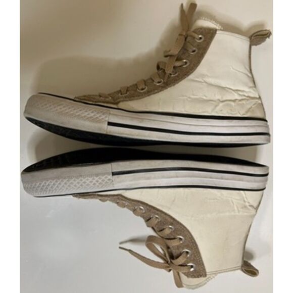 Converse CTAS High Top sneakers 569424C. Size 9.5(W). - Picture 5 of 8